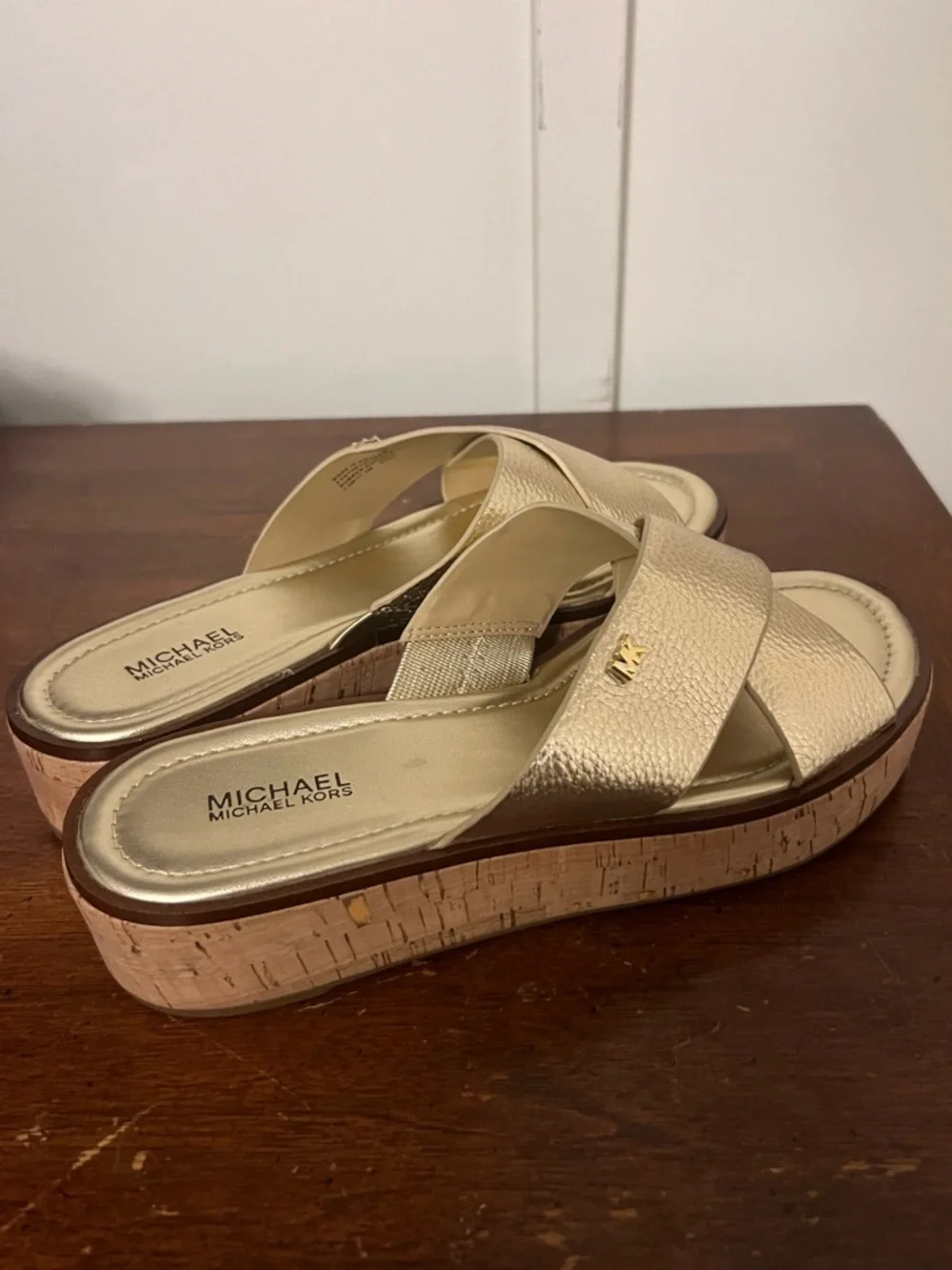 Michael Michael Kors Cary Metallic Leather Wedge Sandals in Pale Gold size 7.5 - Picture 5 of 10